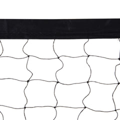 Detailansicht der hochwertigen schwarzen Maschen des PE-Sportnetzes.