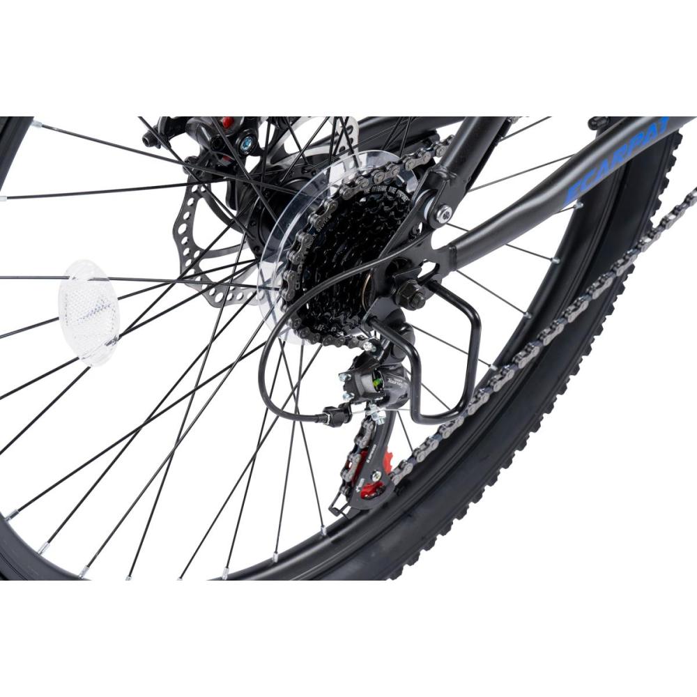 Hinterrad mit Scheibenbremse und Profilreifen eines Zoll Fully MTBs