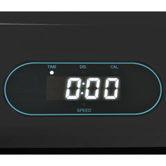 Nahaufnahme des LED-Displays auf dem schwarzen Motorgehäuse (zeigt 0:00).