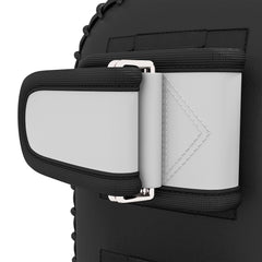 Nahaufnahme des verstellbaren Klettverschluss-Riemens zur individuellen Anpassung an den Arm.