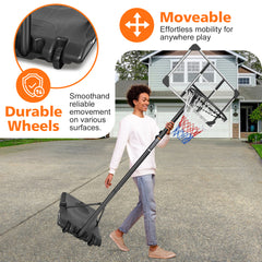 Person kippt und rollt den Basketballständer mühelos über eine Auffahrt dank integrierter Räder.