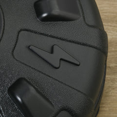 Robuster Kunststoff-Sockel: Befüllbar mit Wasser oder Sand.