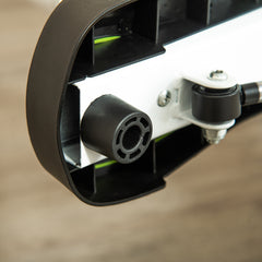 Rutschfeste Standfüße und Transportrolle im Detail