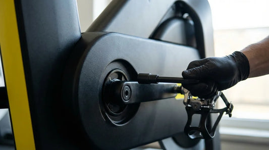 Pedalkurbel am Heimtrainer mit L-Schlüssel festziehen gegen Knackgeräusche