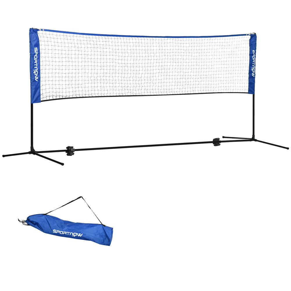 Blaues Badmintonnetz mit 310 cm Breite auf einem schwarzen Metallgestell inklusive einer blauen Tragetasche mit Logo.
