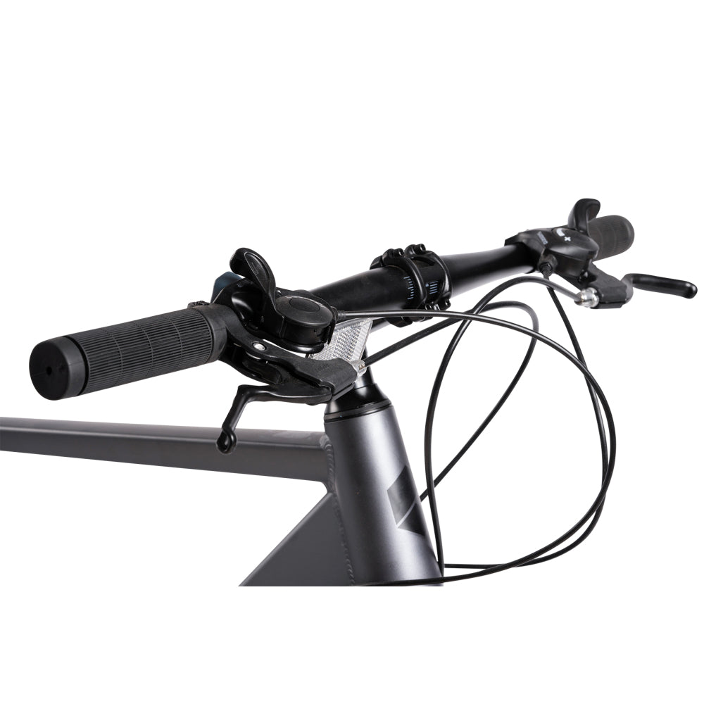 Cockpit-Ansicht mit flachem Lenker, Bremshebeln und integrierter Kabelführung.