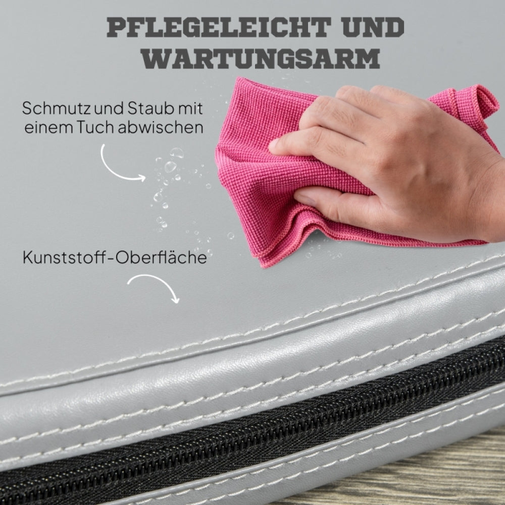 Demonstration der leichten Pflege durch Abwischen der Kunststoffoberfläche mit einem Tuch.