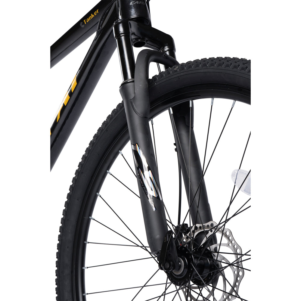 Detail der 100mm Federgabel und der mechanischen Scheibenbremse am schwarzen 29 Zoll Mountainbike