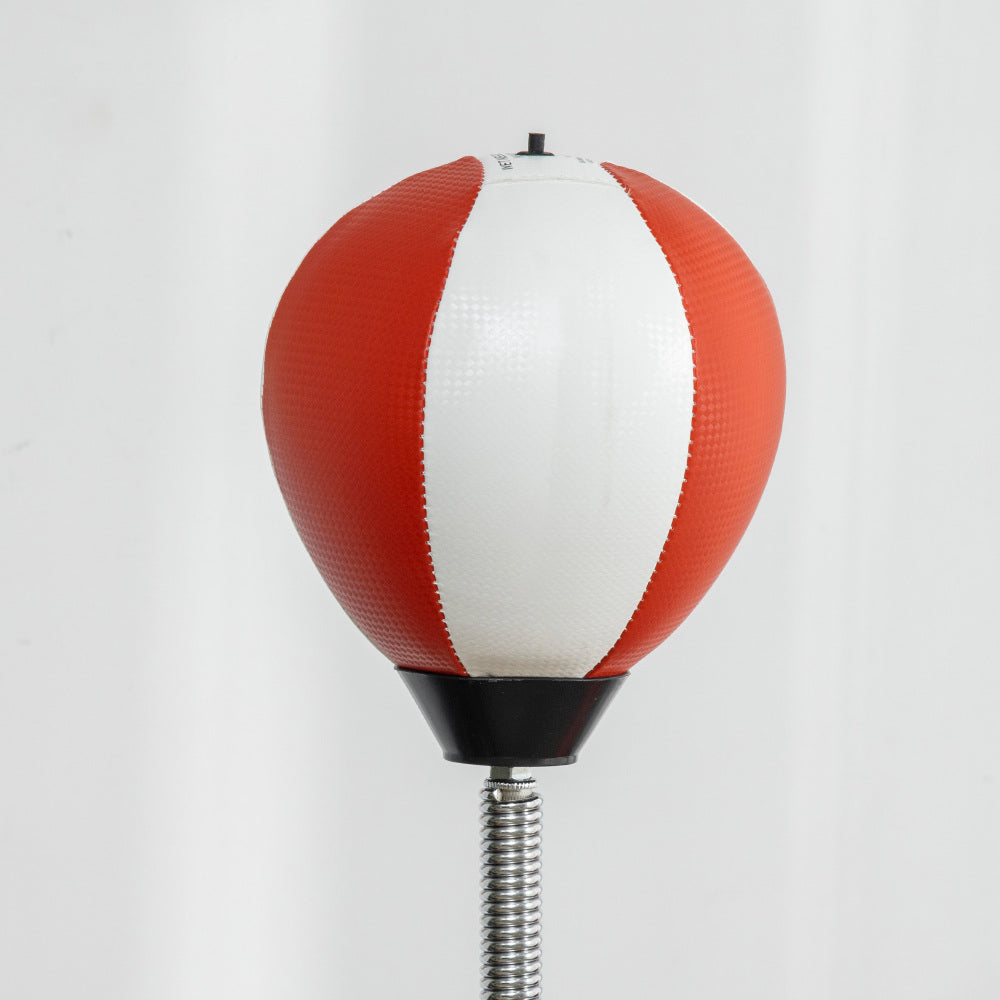 Detailaufnahme: Rot-Weißer Speedball aus strapazierfähigem Kunstleder.