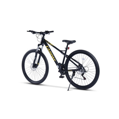 Dynamische Ansicht des schwarzen Mountainbikes, bereit für den Outdoor-Einsatz.