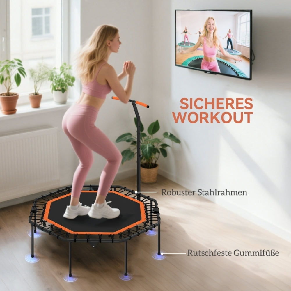 Frau nutzt das Trampolin vor dem Fernseher ("Sicheres Workout").