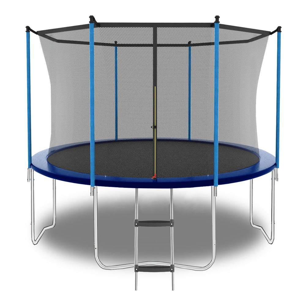 Großes Gartentrampolin Ø 244 cm (8ft) in Blau mit Sicherheitsnetz und Leiter auf weißem Hintergrund.