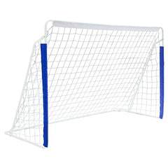 Großes weißes Fußballtor mit blauem Kantenschutz und robustem Nylon-Netz.