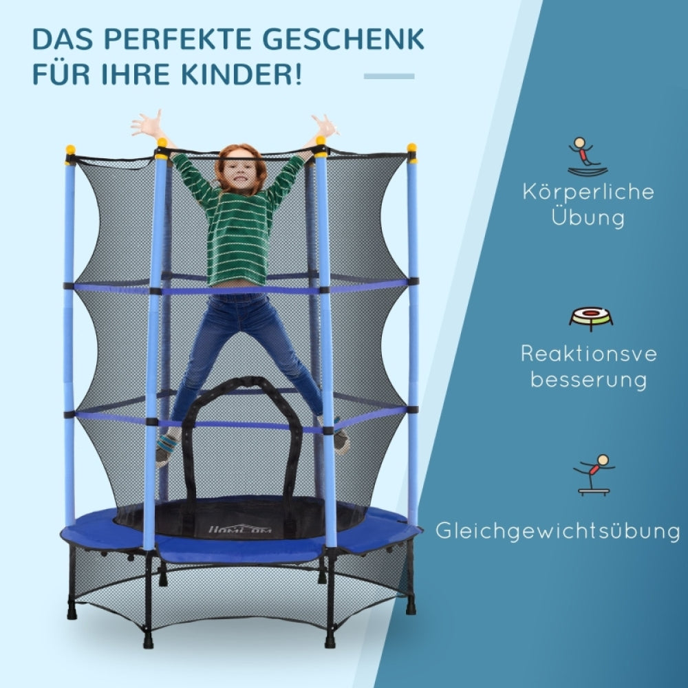 Junge springt fröhlich mit ausgebreiteten Armen im Trampolin ("Das perfekte Geschenk").