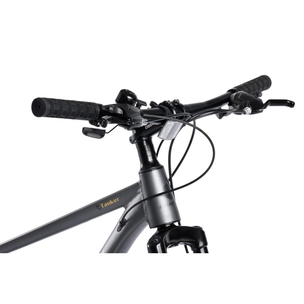 Lenkeransicht des 29 Zoll MTB mit Bremshebeln und Griffen