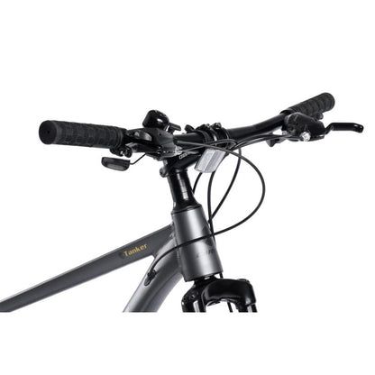 Lenkeransicht des 29 Zoll MTB mit Bremshebeln und Griffen