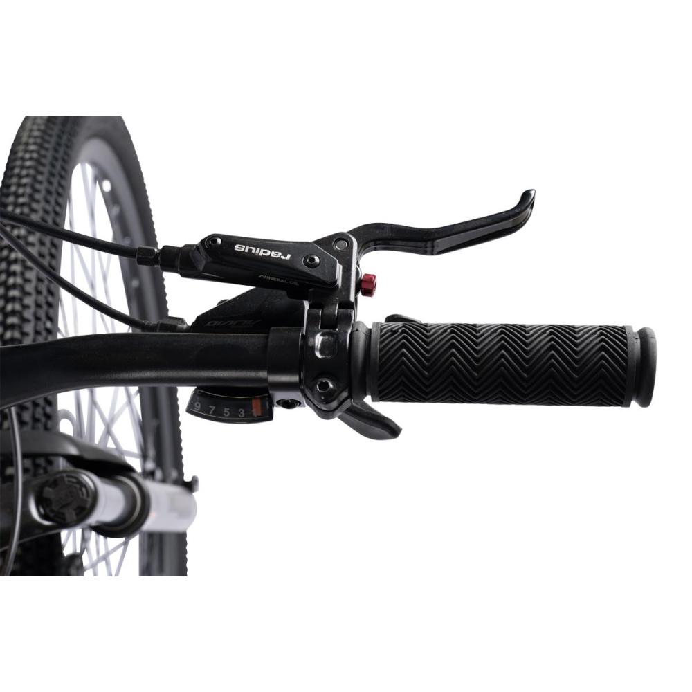 Lenkerdetail des grauen MTBs