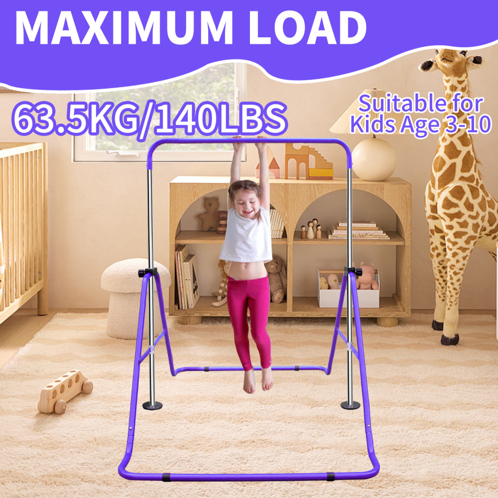 Maximale Belastbarkeit 63.5 kg: Kind hängt sicher an der lila Stange.