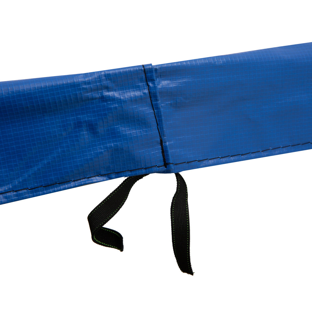 Nahaufnahme der sauberen Nähte zwischen dem blauen und gelben PVC-Segment.