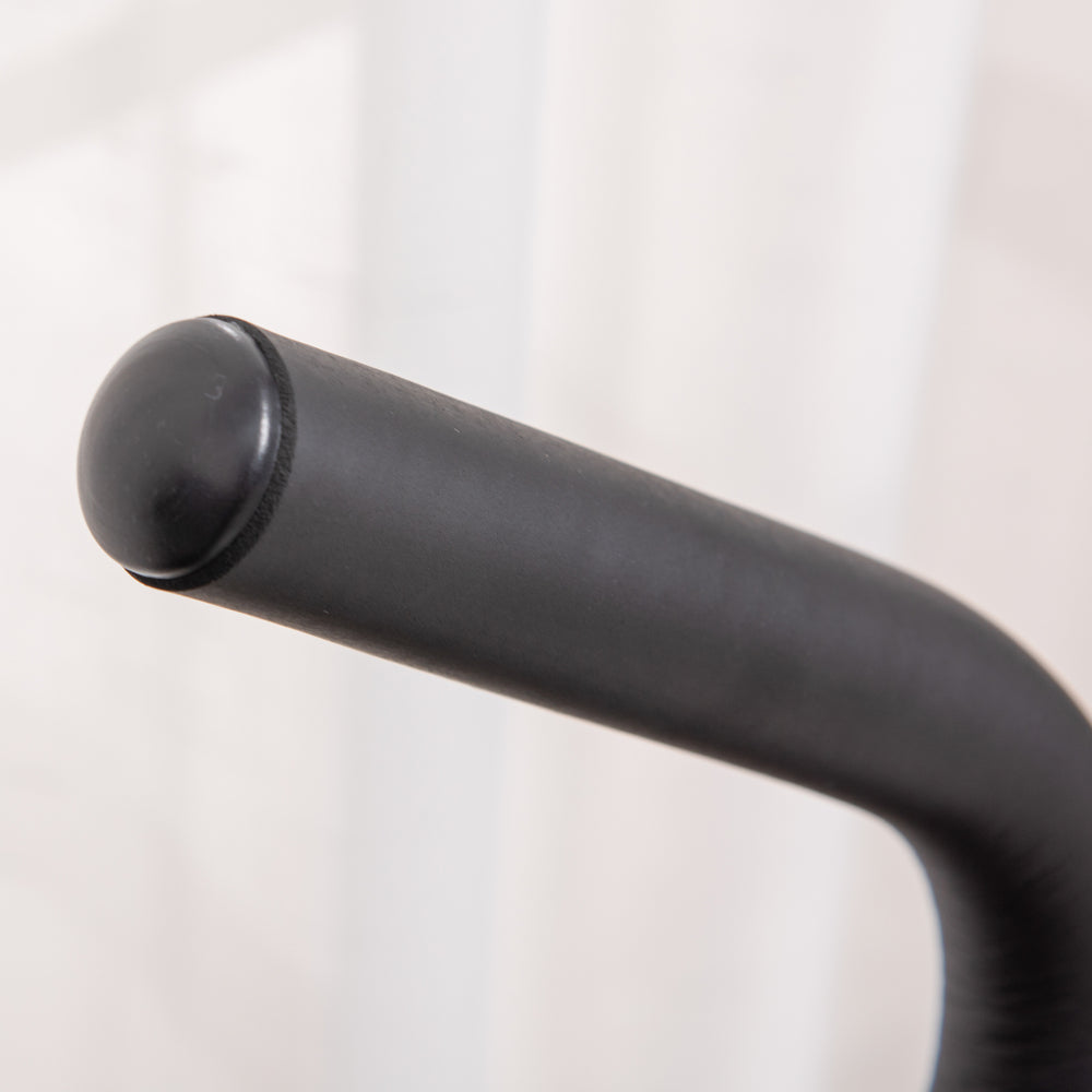 Nahaufnahme des ergonomisch geformten Haltegriffs für sicheren Halt.