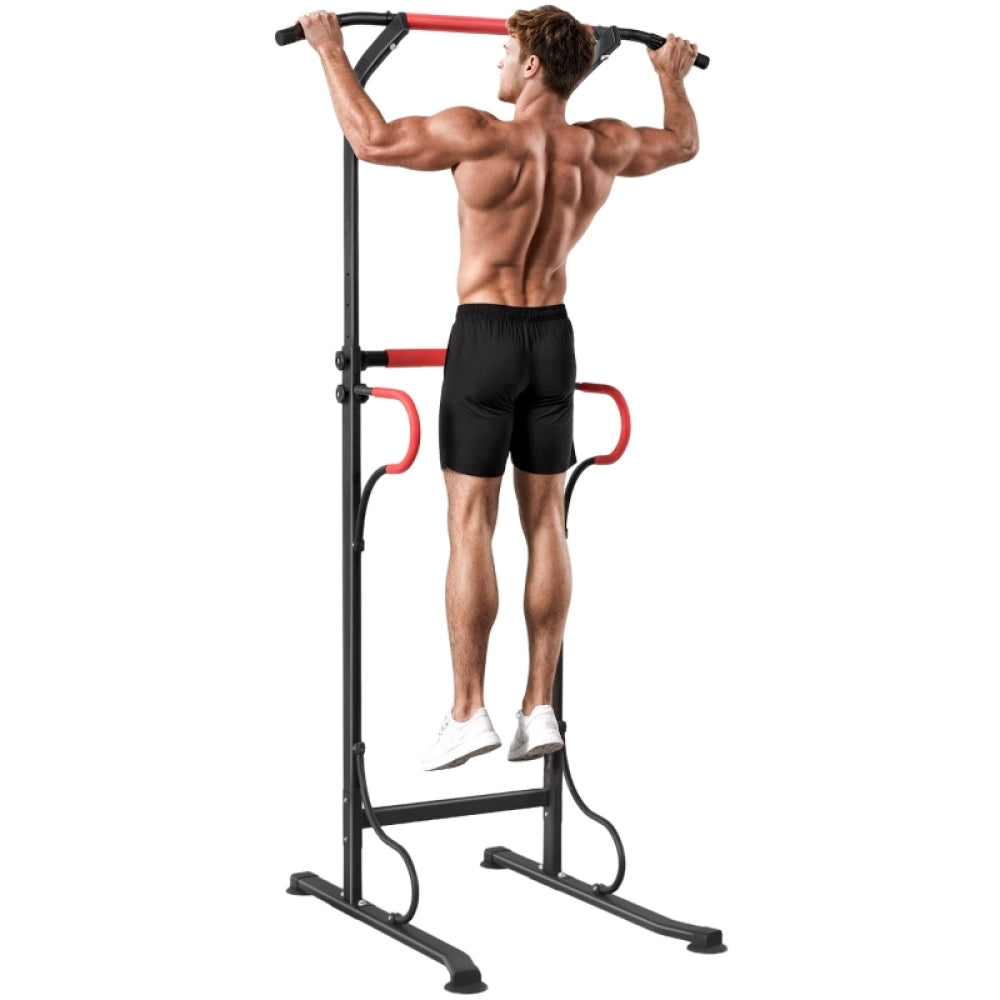 Rückentraining: Klimmzüge an der ergonomisch geformten Klimmzugstange.
