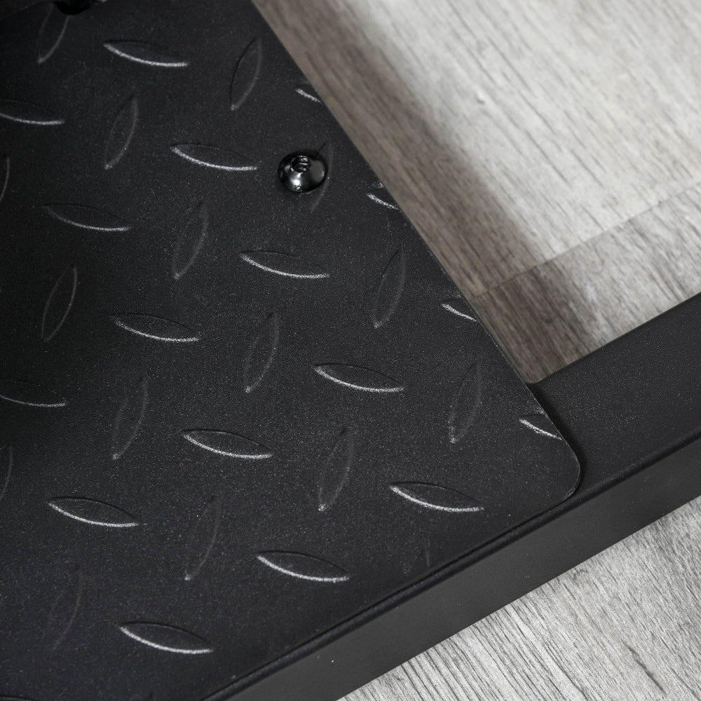 Rutschfeste Riffelblech-Trittfläche für sicheren Stand beim Workout