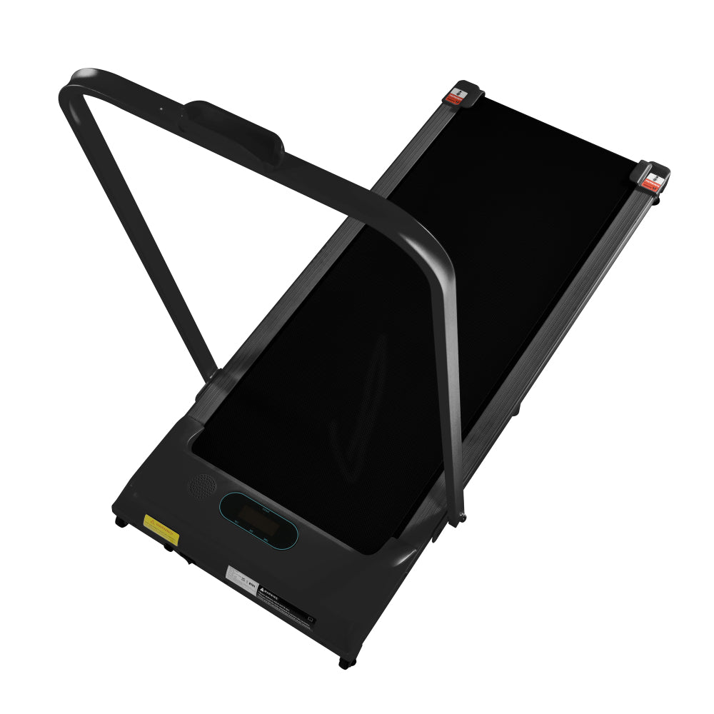 Schräge Draufsicht auf das schwarze Laufband mit aufgeklapptem Bügel.