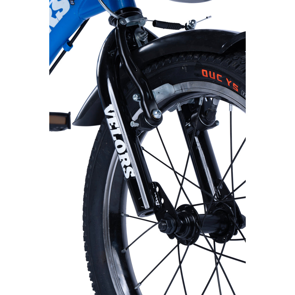 Schwarze Gabel und griffige City-Bereifung am 16 Zoll Kinderfahrrad.