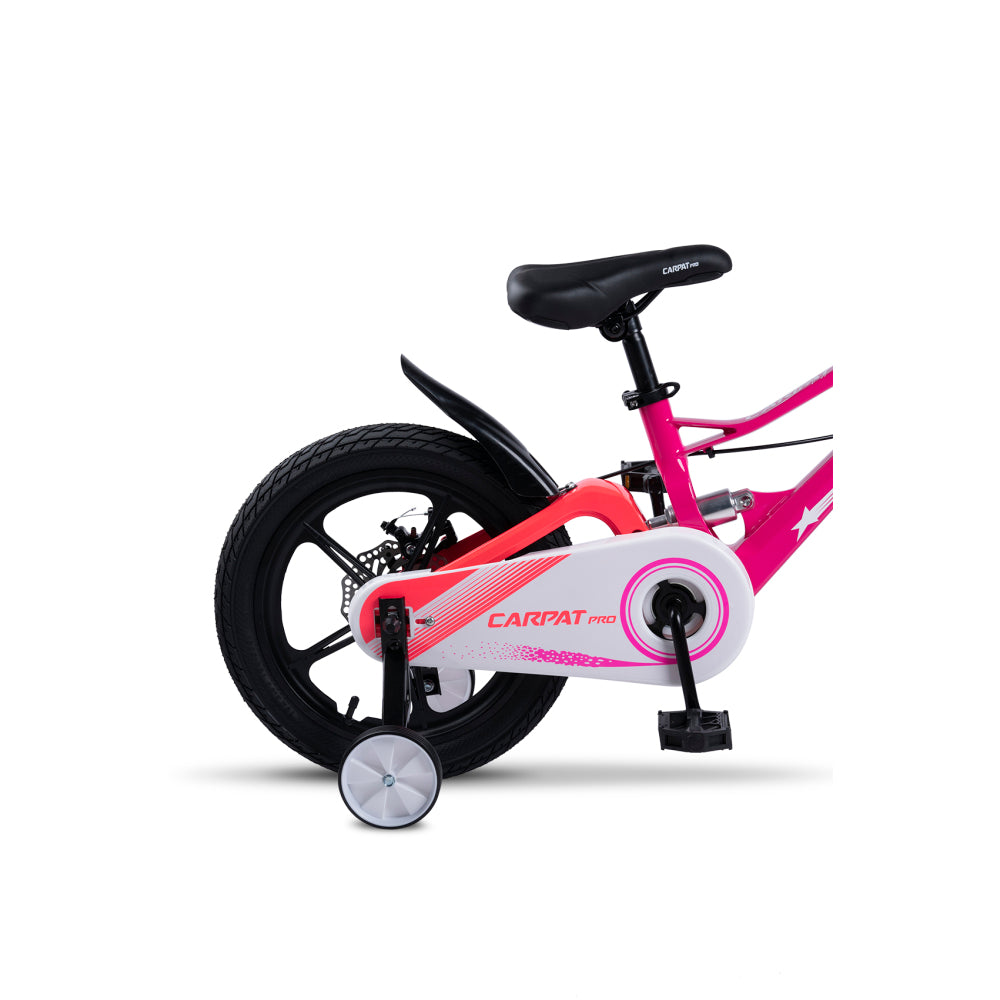 Vollständiger weißer Kettenschutz und Stützrad am CARPAT Aluminium-Kinderrad.